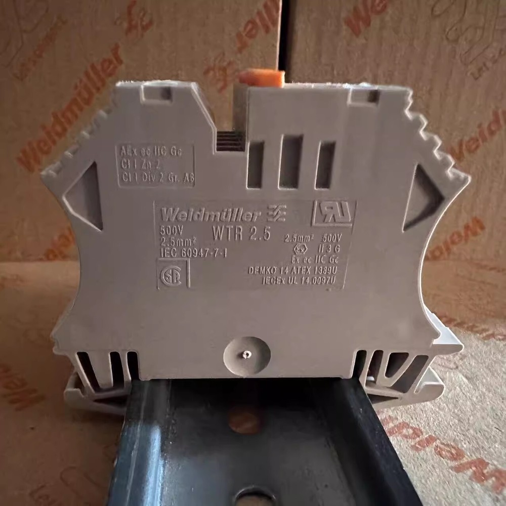 100pcs Terminal switch type WTR 2.5 1855610000