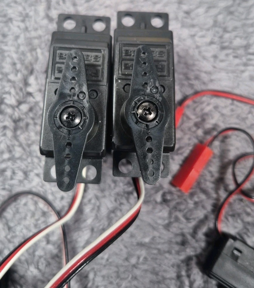 Futaba Attack 2 Controller With 2 Servo S3003 And Receiver Fp-r122je