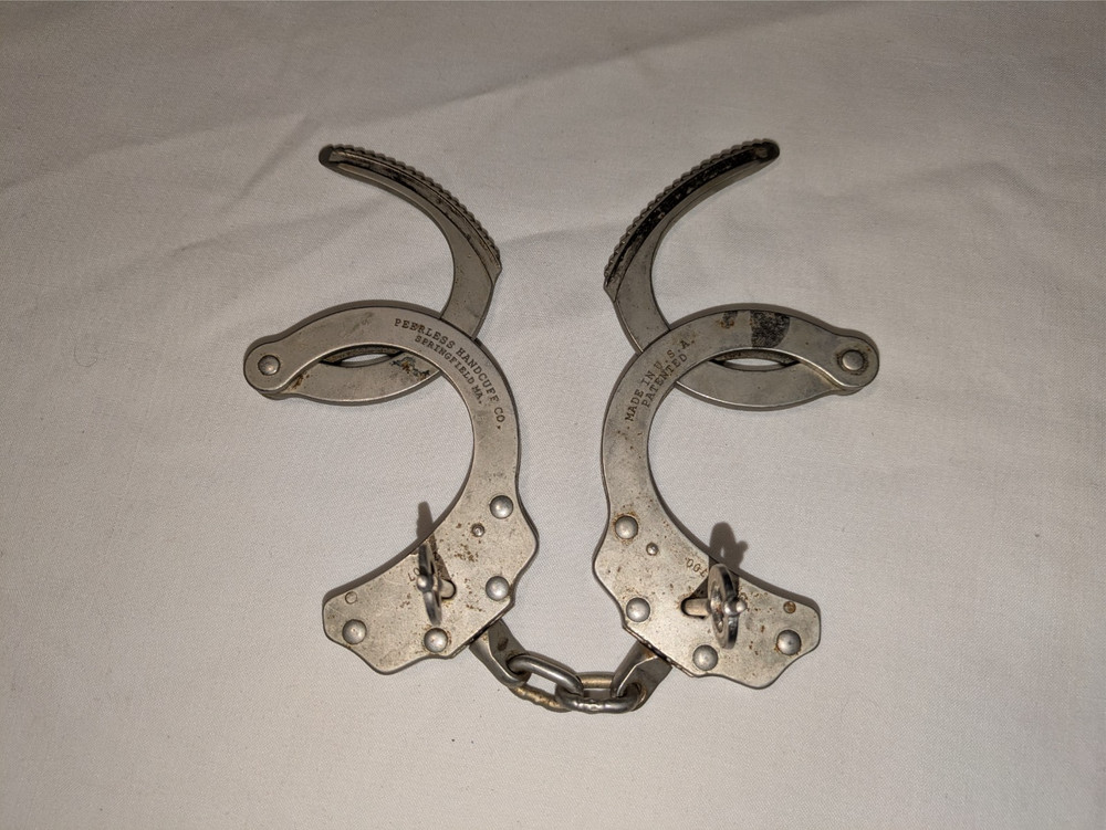 Peerless Model 700 Handcuffs with Two Keys
