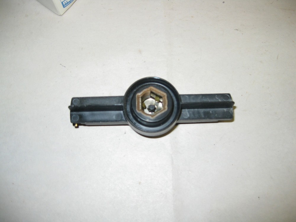 Mazda KF3418V05 distributor rotor