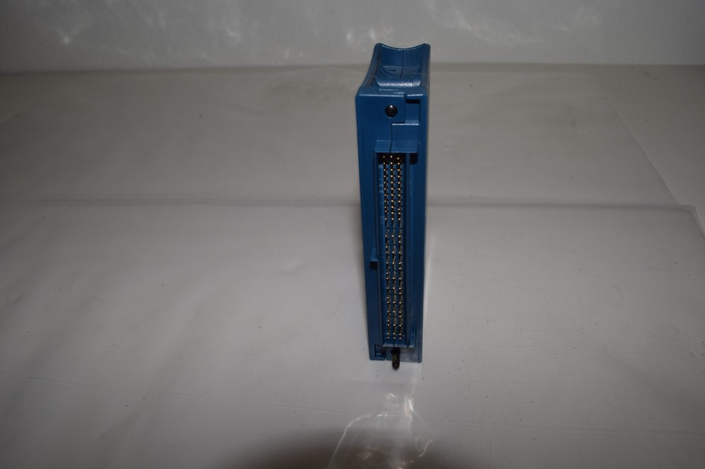 ^^ NATIONAL INSTRUMENTS MODEL CFP-AO-210 8-CH VOLTAGE OUTPUT (TRQ108)