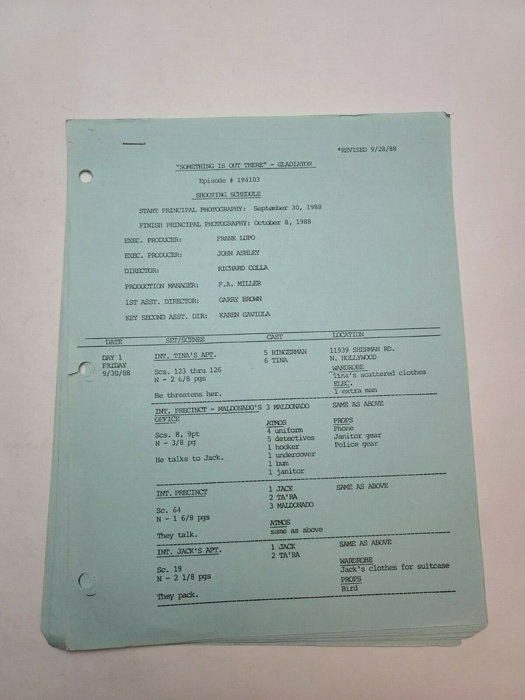 SOMETHING IS OUT THERE / Frank Lupo 1988 PILOT TV Script, Horror "Gladiator"