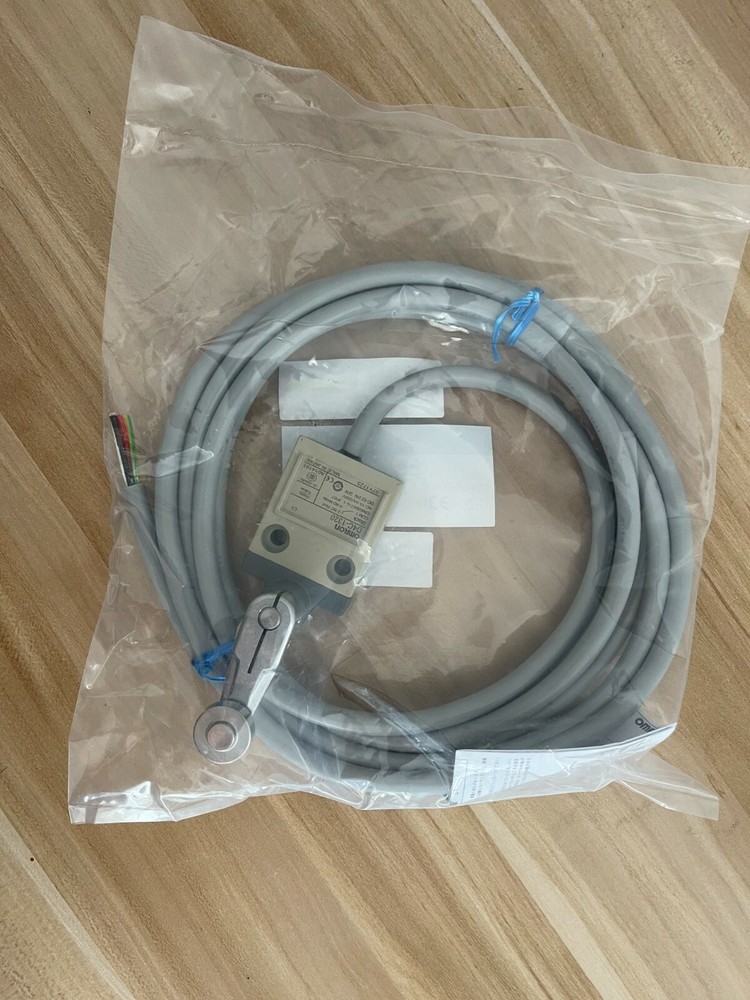 Omron-D4C-1320 1PC D4C1320 Limit Switch New