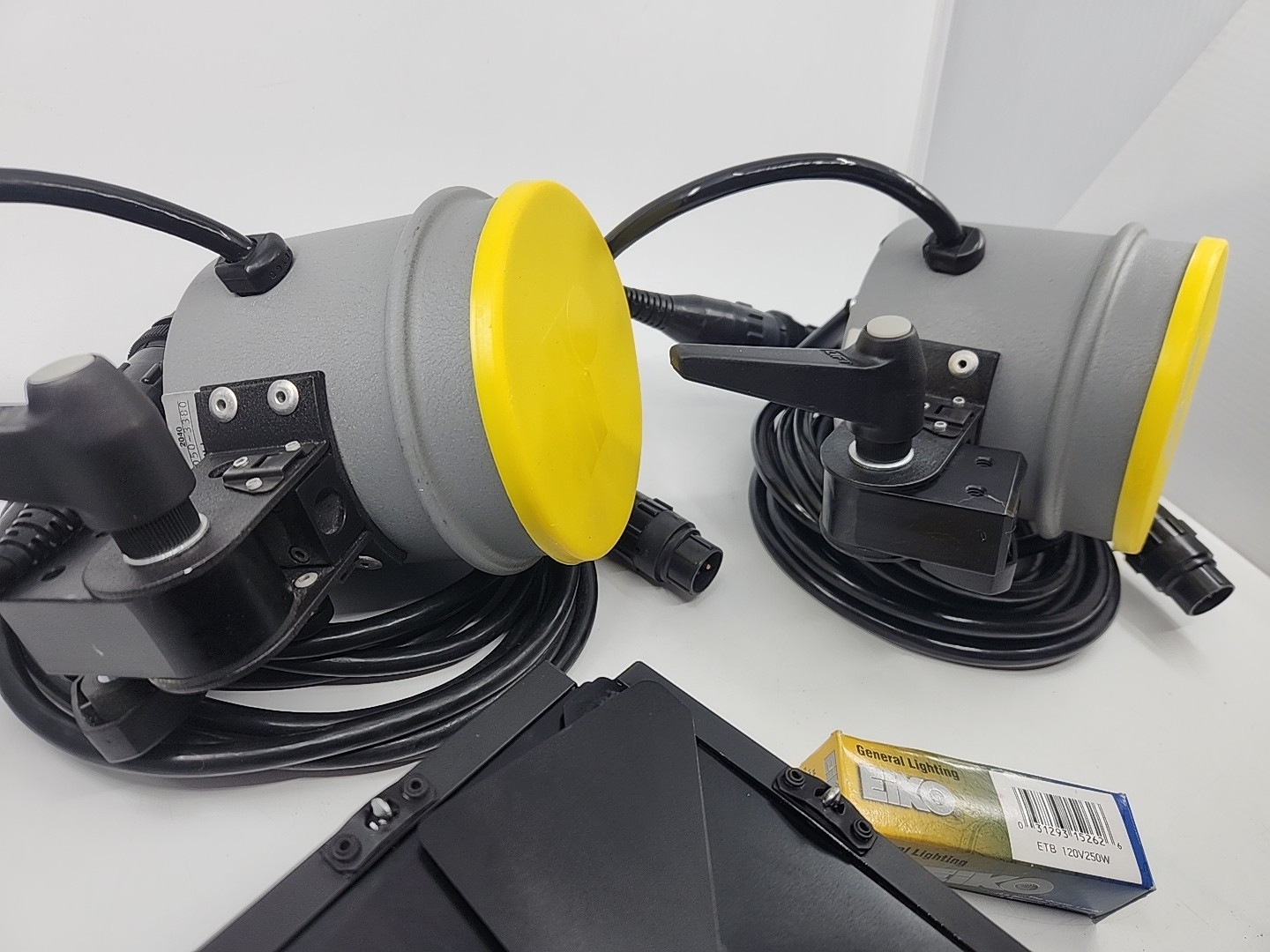 Dynalite 2040 Studio Flash Heads Lot of 2 with Cables Etc. Fan Cooled Tested