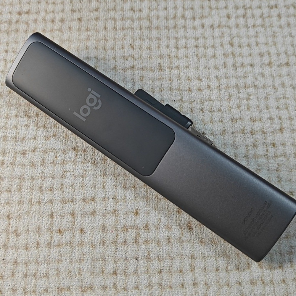 Logitech Spotlight Presentation Remote Advanced Digital Highlighting 95% new