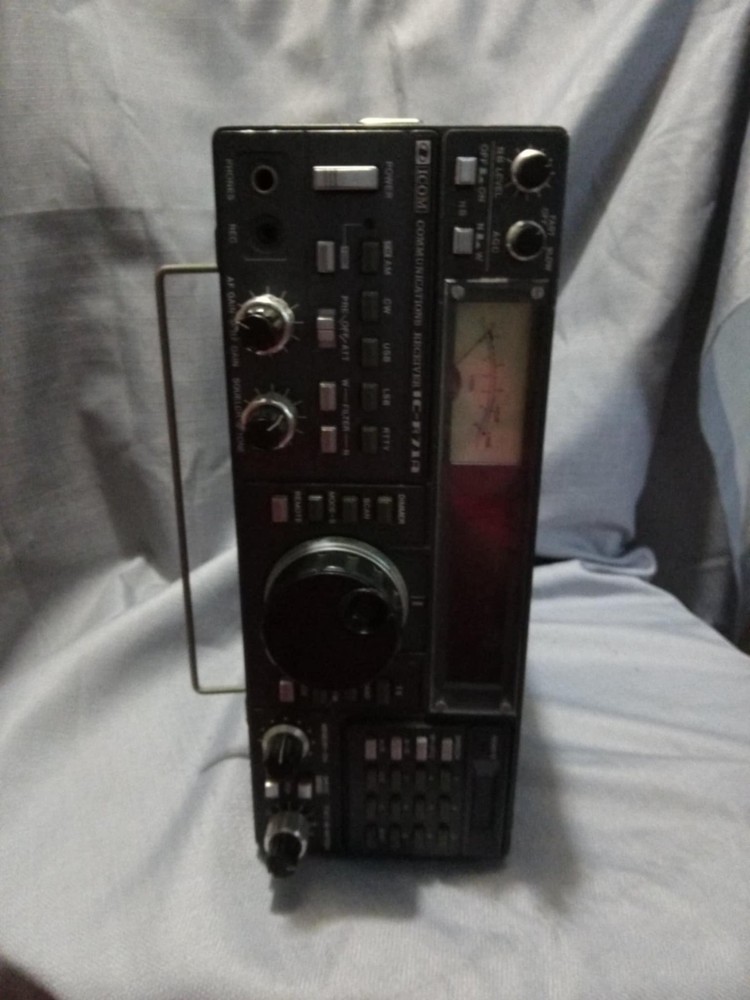 Icom IC-R71A Ham Radio Communications Receiver. Untested c-x