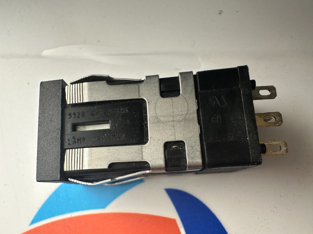 Micro Switch 9928 AML-10 Pushbutton Switch 28V