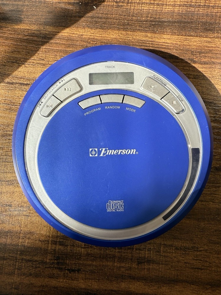 Emerson HD7999BL CD Player Blue Silver Program Random Mode Plays CDs 2004