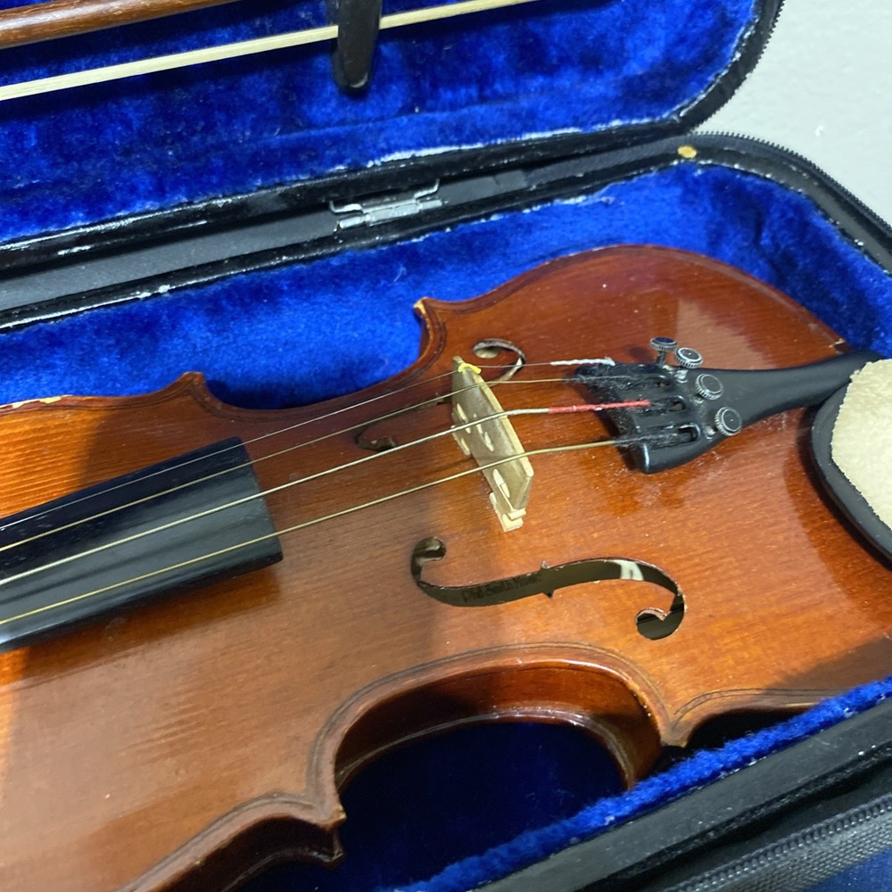 Cermona Violin