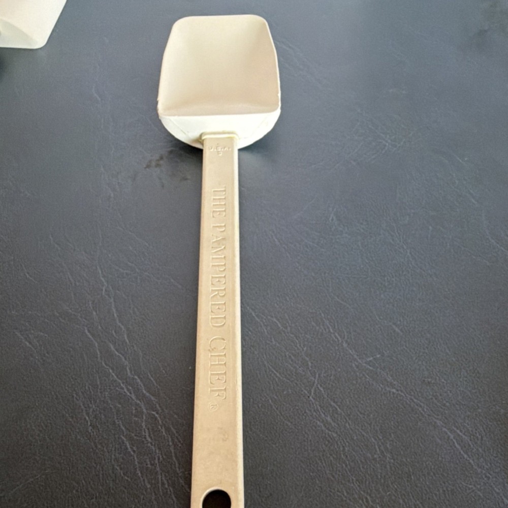 The Pampered Chef Plastic Scoop Set Square Shape 4 Pieces