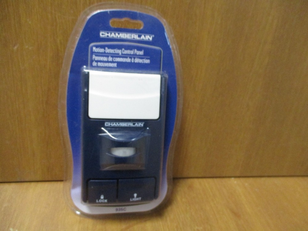 CHAMBERLAIN MOTION DETECTING CONTROL PANEL PART#935C, NEW