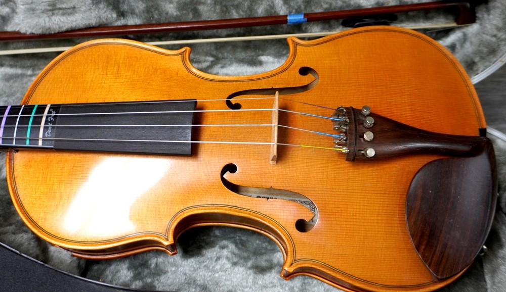 2010 Yamaha V5 Violin 4/4 - 4 String with Bow, Case