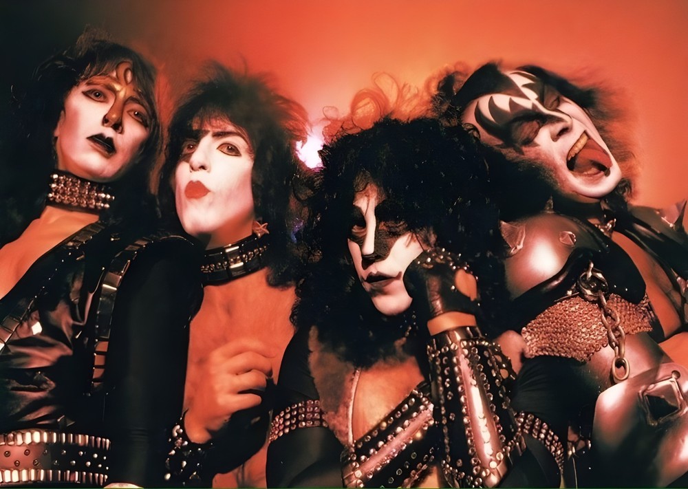 11.69x16.54 Kiss Poster Creature of the Night Rare Photography Vinnie Eric Gene