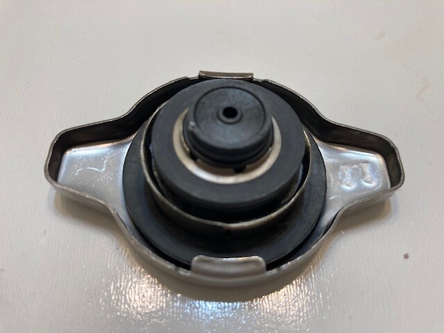 New OEM Replacement Radiator Cap- Stant 10242 (16 PSI)