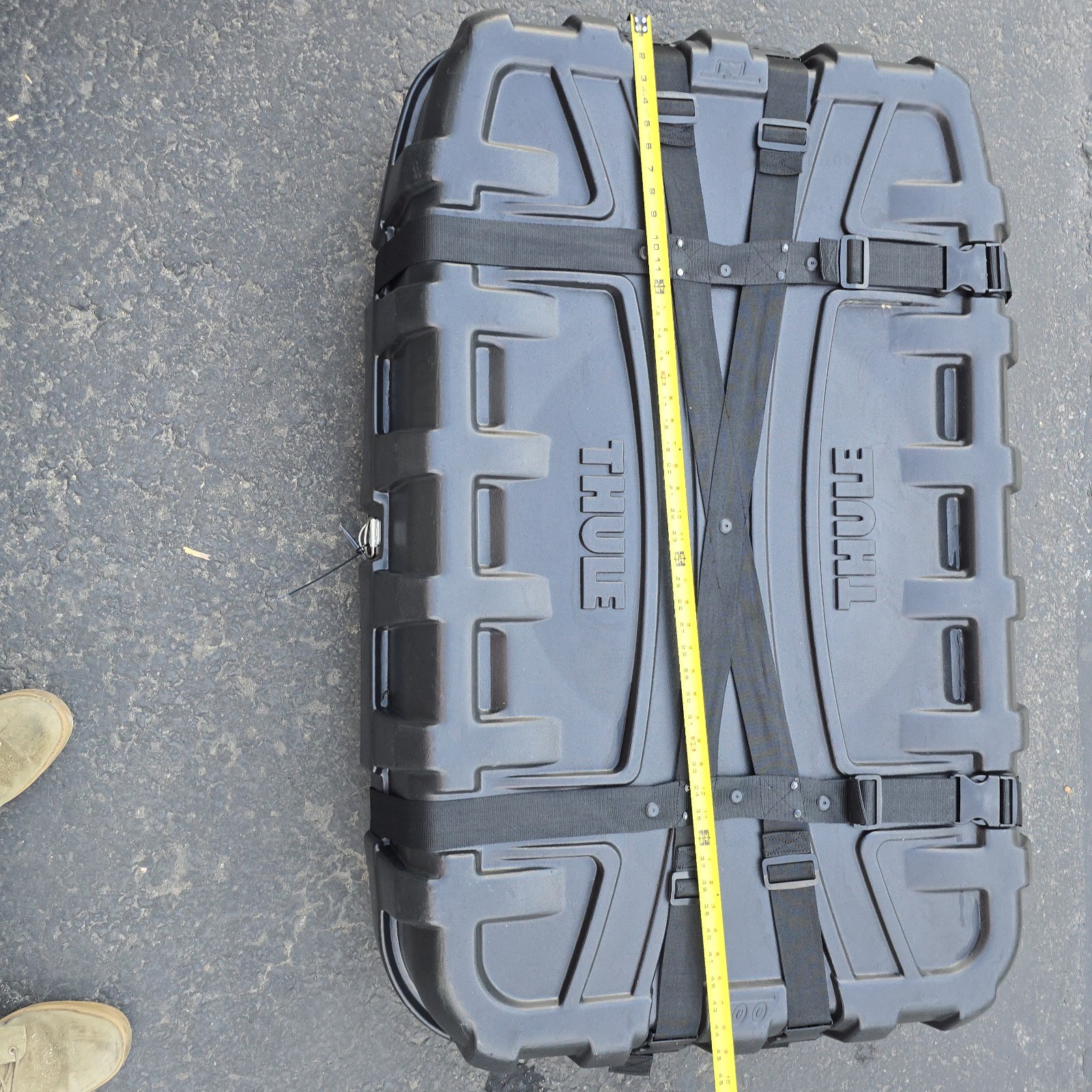 Thule Roundtrip Transition Hard Bike Travel Case - lightly used, straps, wheels