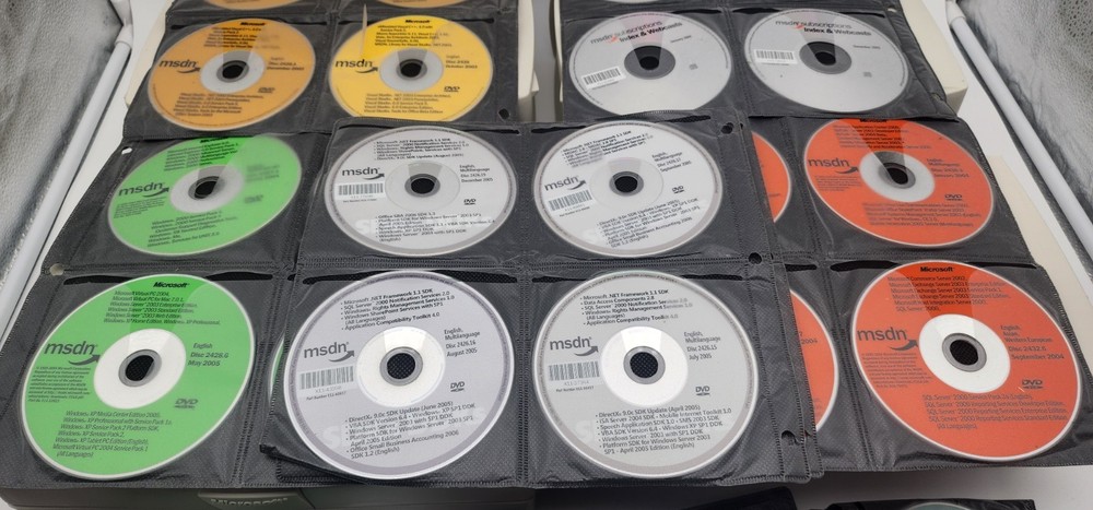 400 Discs Microsoft MSDN DVD CD Software Lot 2000-2008 w/ MSDN Cases