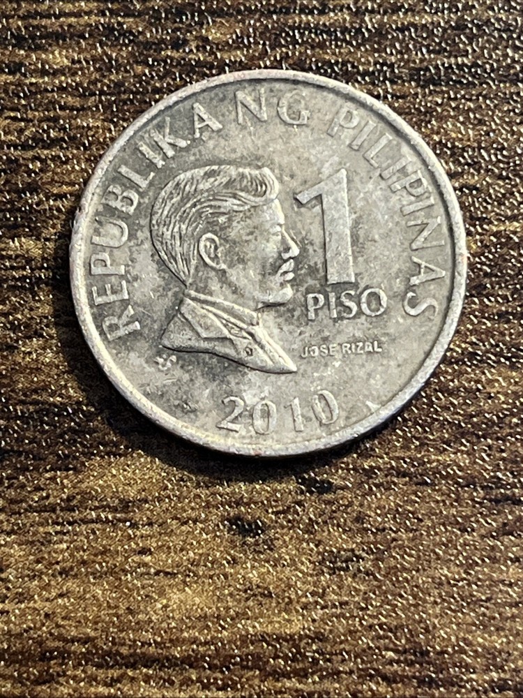 2010 Philippines 1 One Piso Actual Coin TK8991*