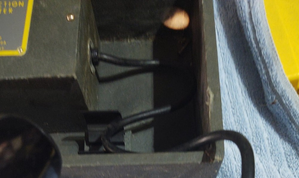 EDNALITE PROJECTION POINTER EDNALITE 120A .POWERED ON.