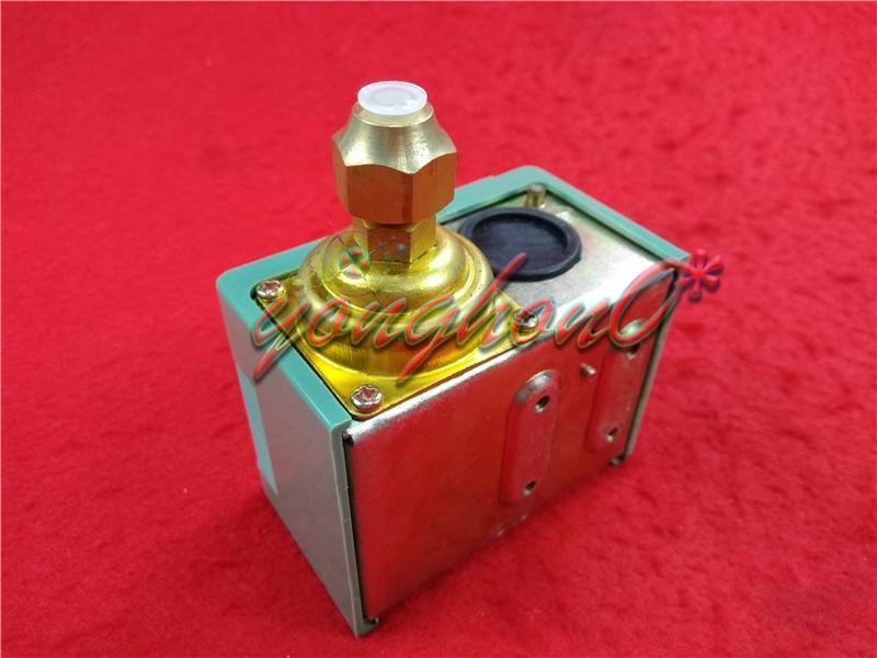 New In Box AKY-106 Pressure Switch