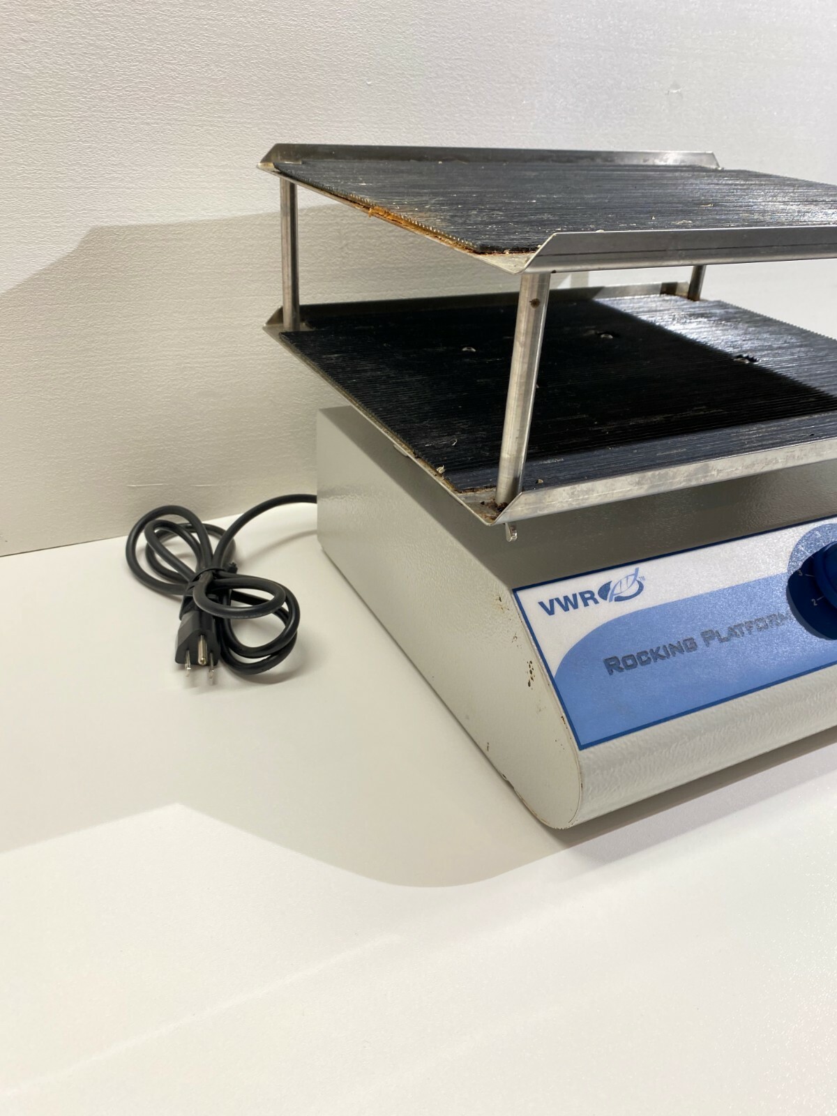 VWR Model 200 Rocking Platform Shaker with Warranty