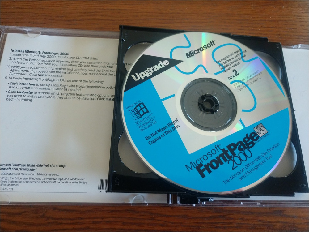 Microsoft FrontPage 2000 CD-ROM Upgrade w/ Product Key | Two CD Set