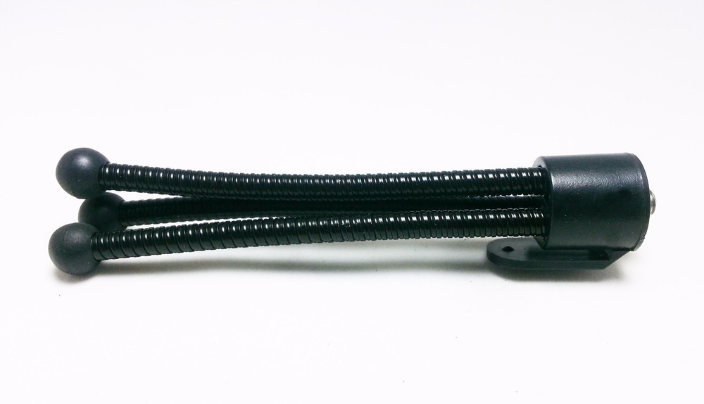 UNIVERSAL COMPATIBLE MINI FLEXIBLE METAL TRIPOD MOUNT WITH ACCESSORIES