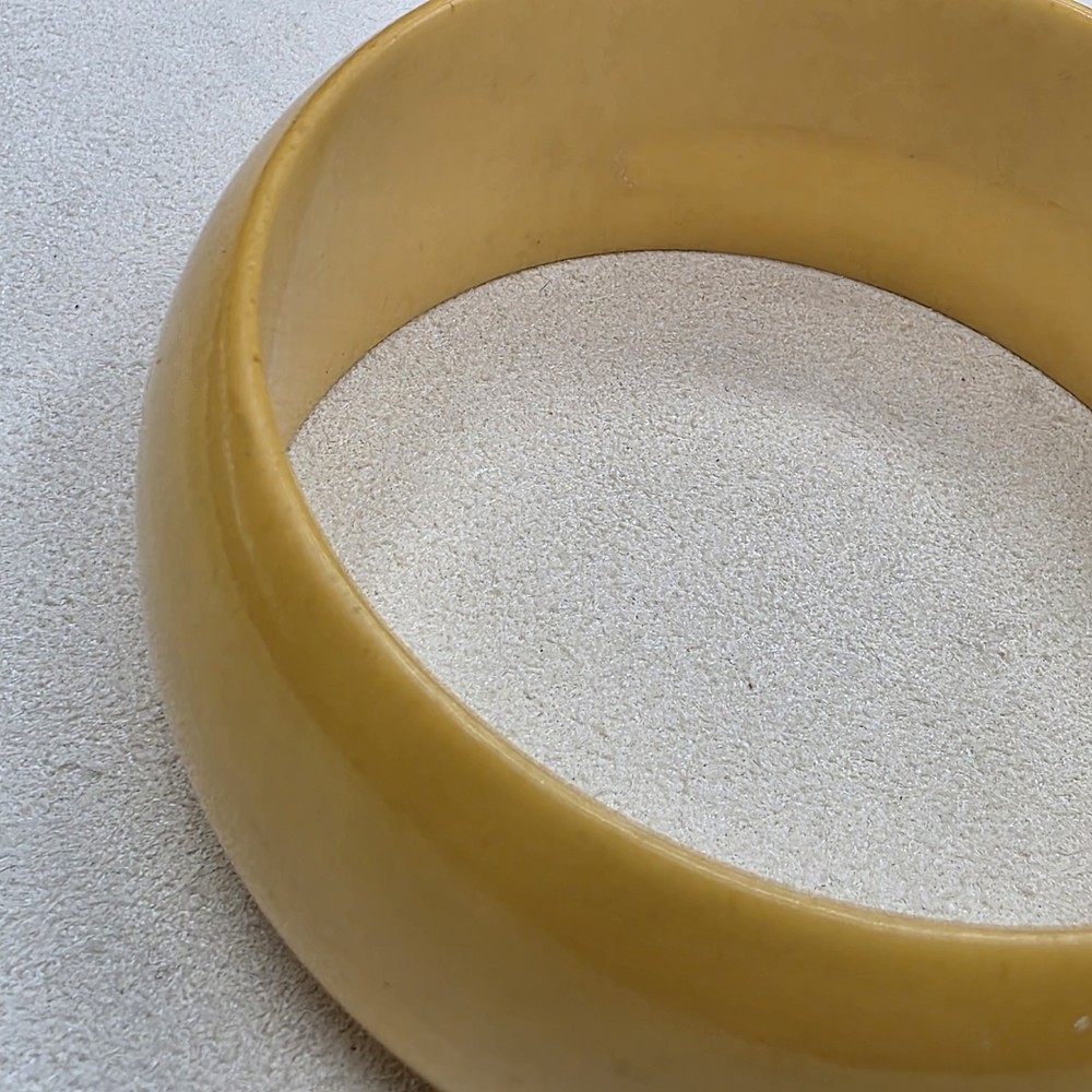 Vintage Butterscotch Bakelite Bangle Size 8" And 1.25" Width