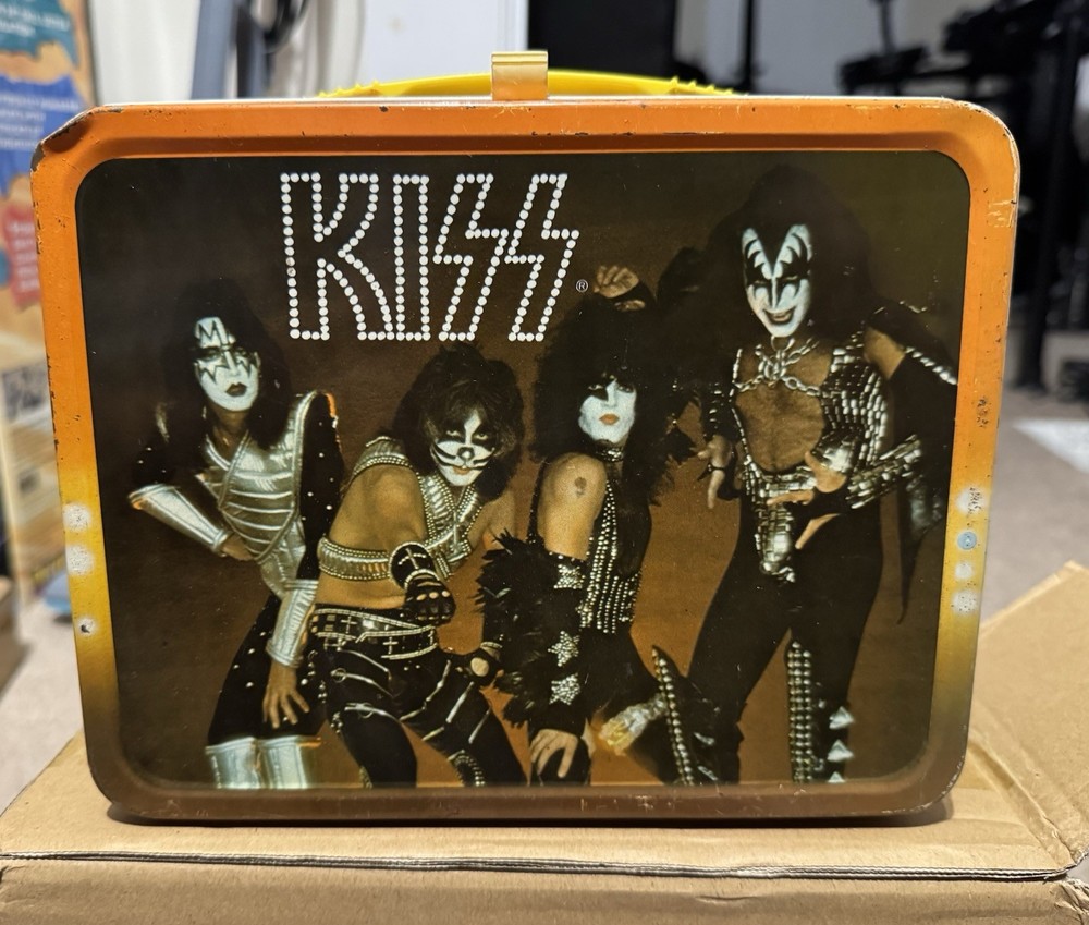 Vintage KISS 1977 Lunchbox With Original Thermos. Aucoin, Gene, Paul, Ace, Peter