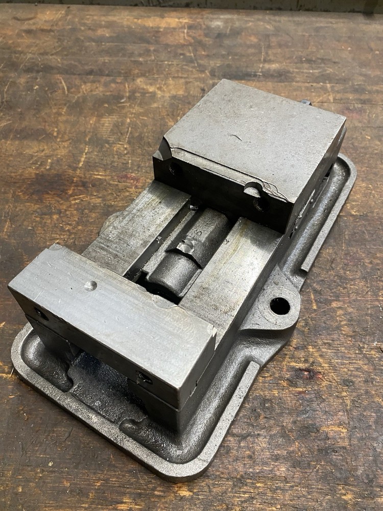 KURT ANGLOCK 4" MILLING MACHINE VISE D40,