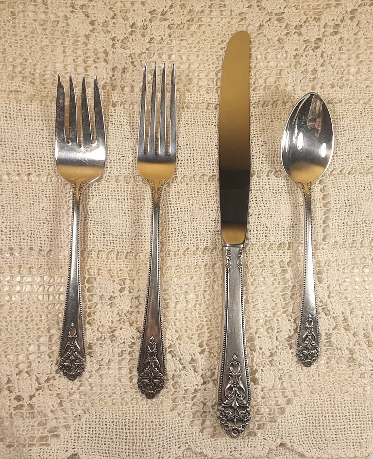 Vintage International Sterling  4- Piece Setting Queen's Lace Pattern 1947