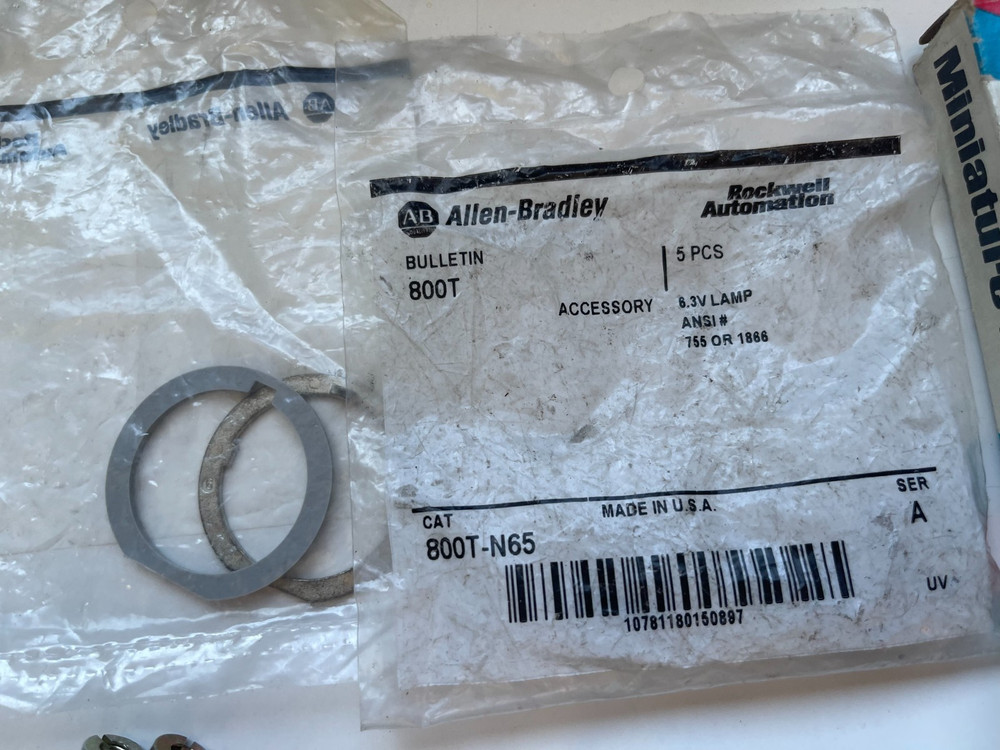 Allen-Bradley 800T Switch & Pilot Devices and Miscellaneous Components