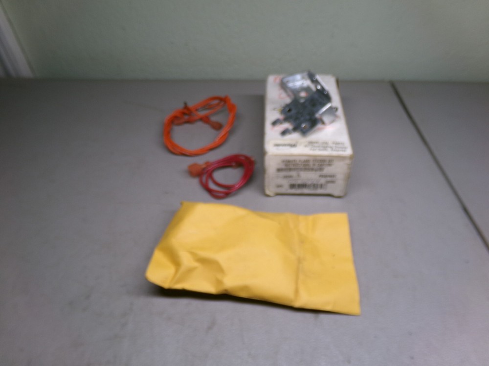 UNIVERSAL PARTS 62-24044-71 REMOTE FLAME SENSOR KIT