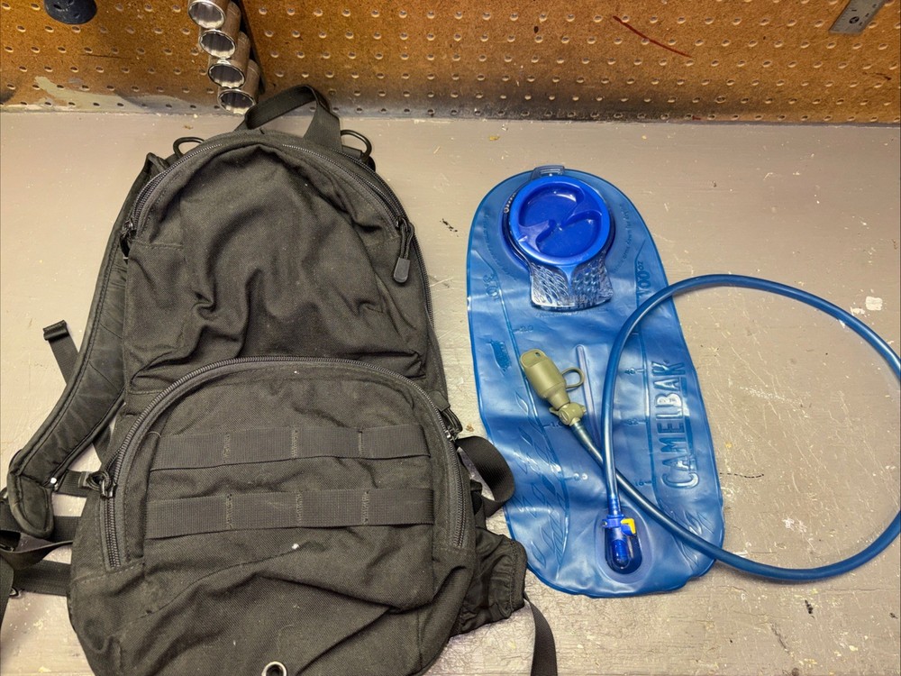 Camelback M.U.L.E MG Hydration System Backpack w/Bladder 100 oz 3 Liter Blk