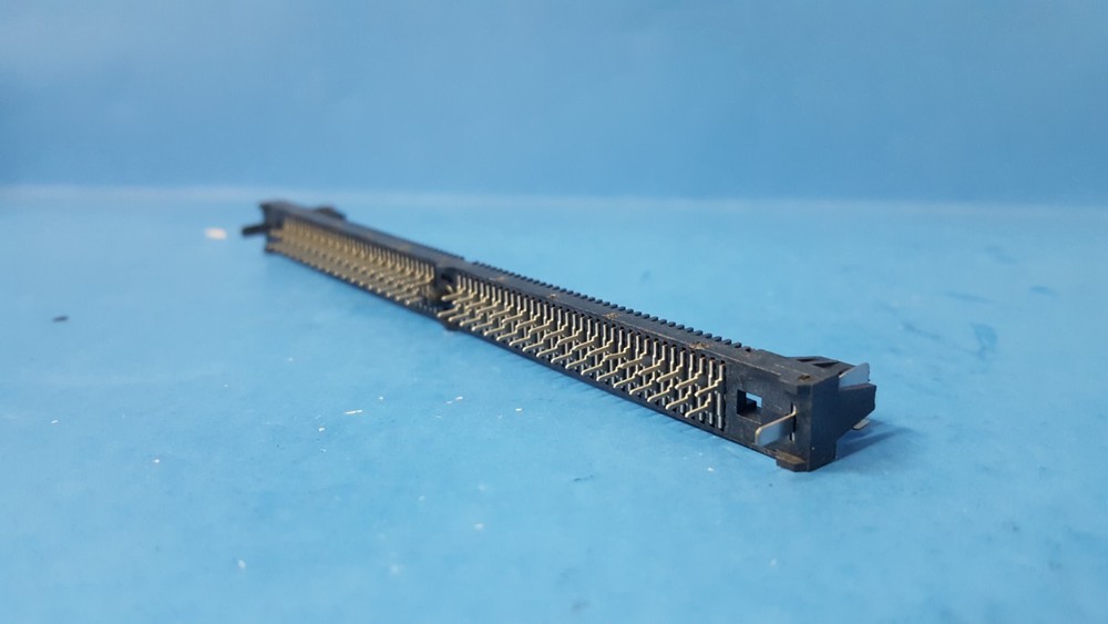 2PCS- SIMM CARD EDGE CONNECTOR SOCKET, 72PIN, MOLEX, 72 CONTACT