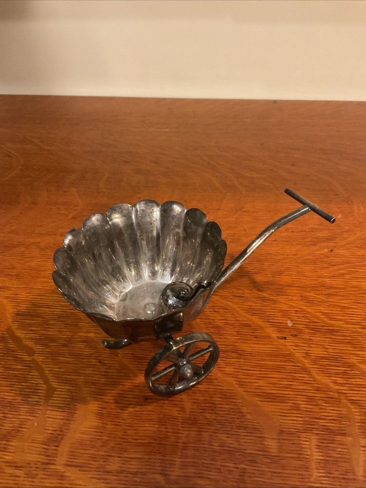 Raimond Silverplate Server Push Wagon Bowl Height 3-3/4” With Scoop.