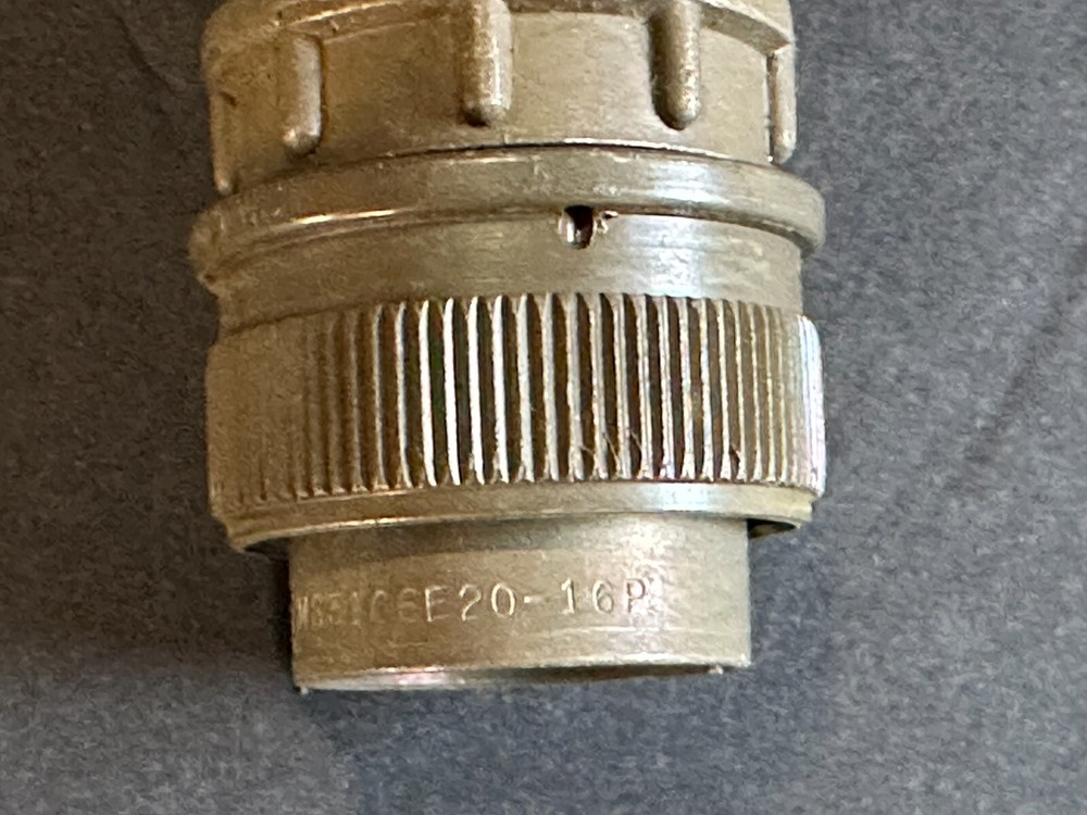 Bendix Electrical Plug Connector P/N MS3106E20-16P New