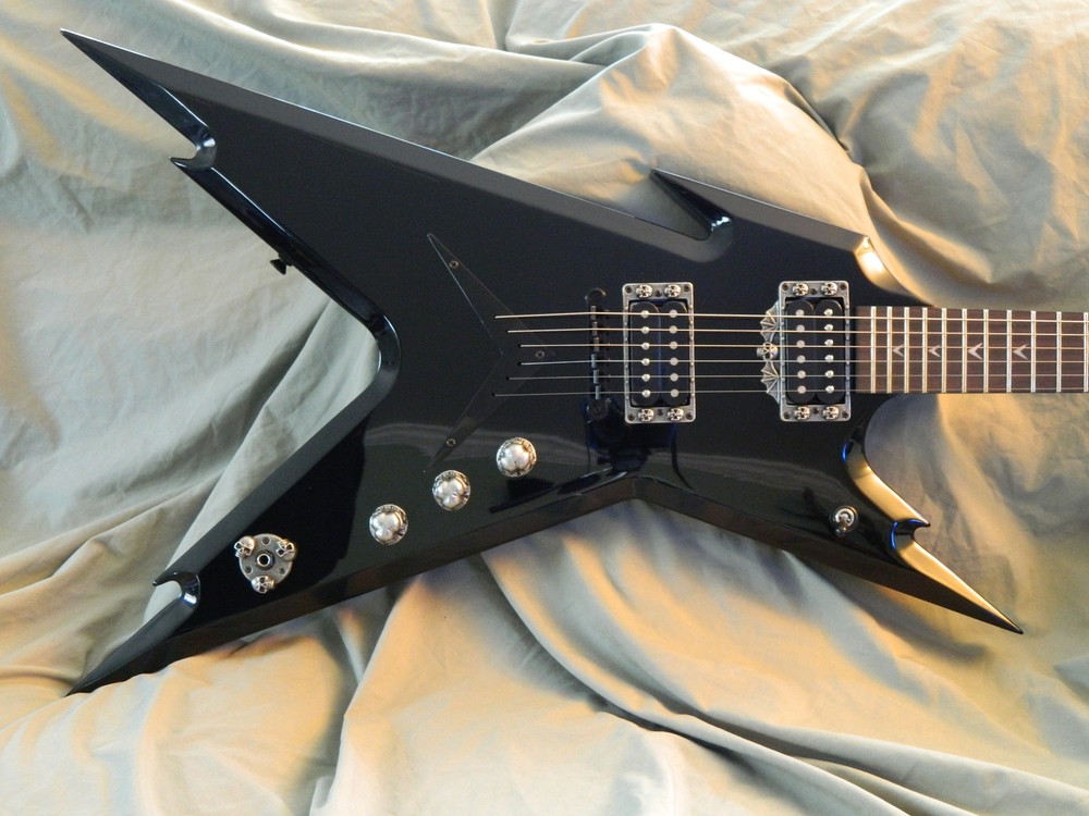 3 SKULL GUITAR KNOBS - HAND MADE SOLID METAL SPEED KNOBS 3 SKULLS PER KNOB