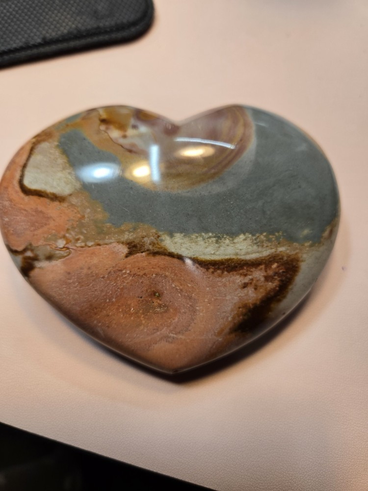 Polychrome Jasper Heart ... 356 g..