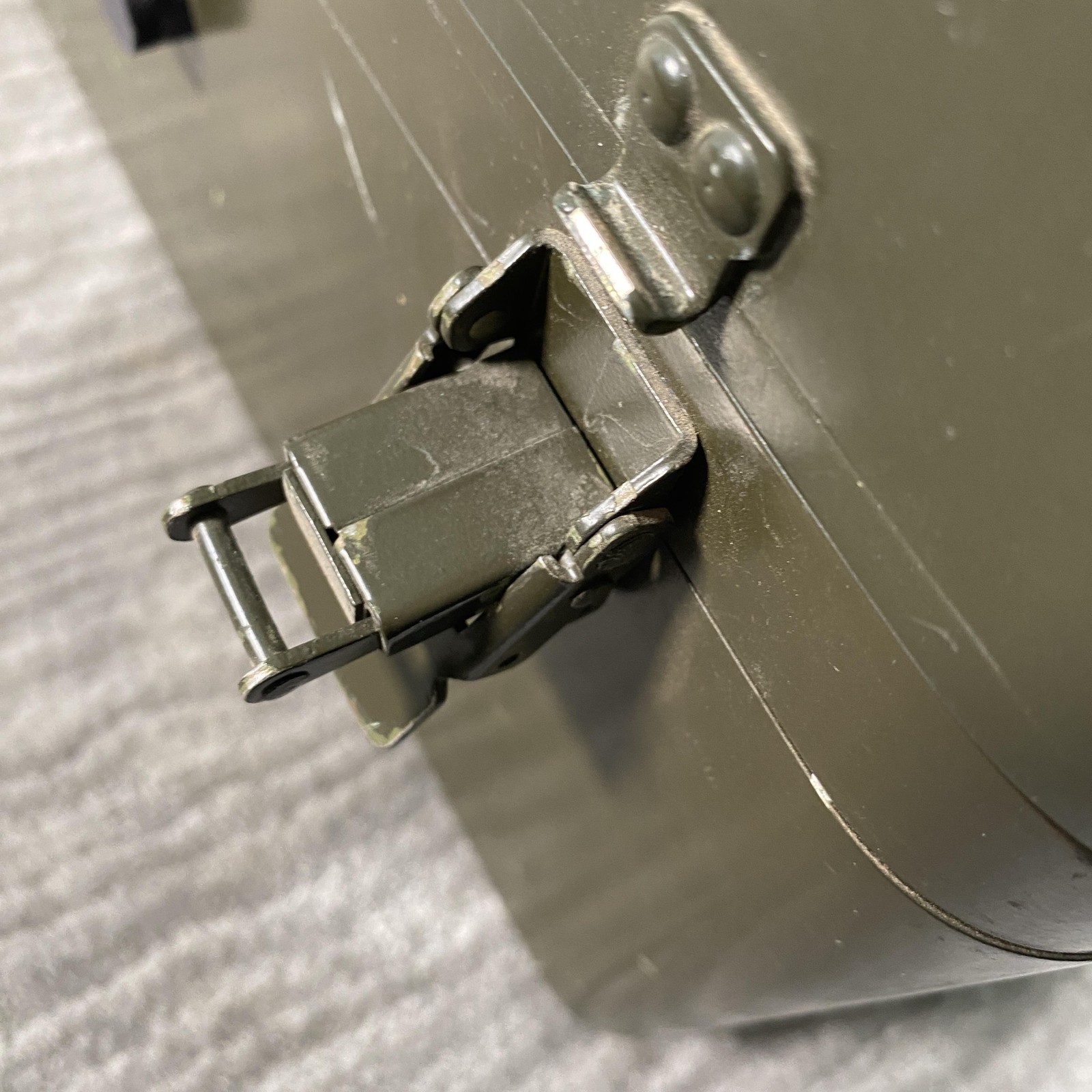 Vintage Zero Manufacturing Military Pressure Equalizer Transit Case 1974 OD