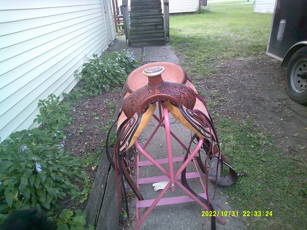 15 inch roping saddle No Name