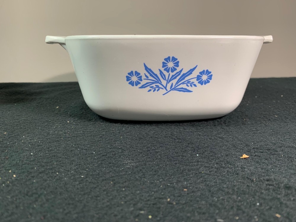 Corningware Blue Cornflower Casserole Dish - 1  1/2  Quart