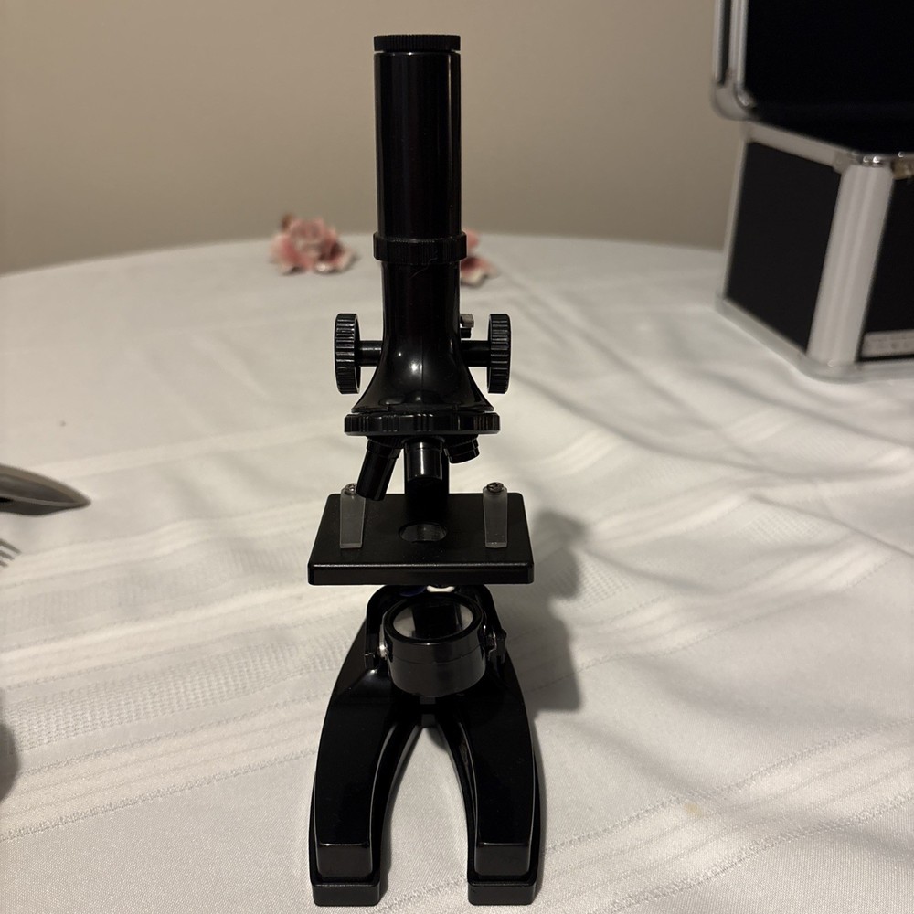 Smithsonian Microscope 150x 450x 900x