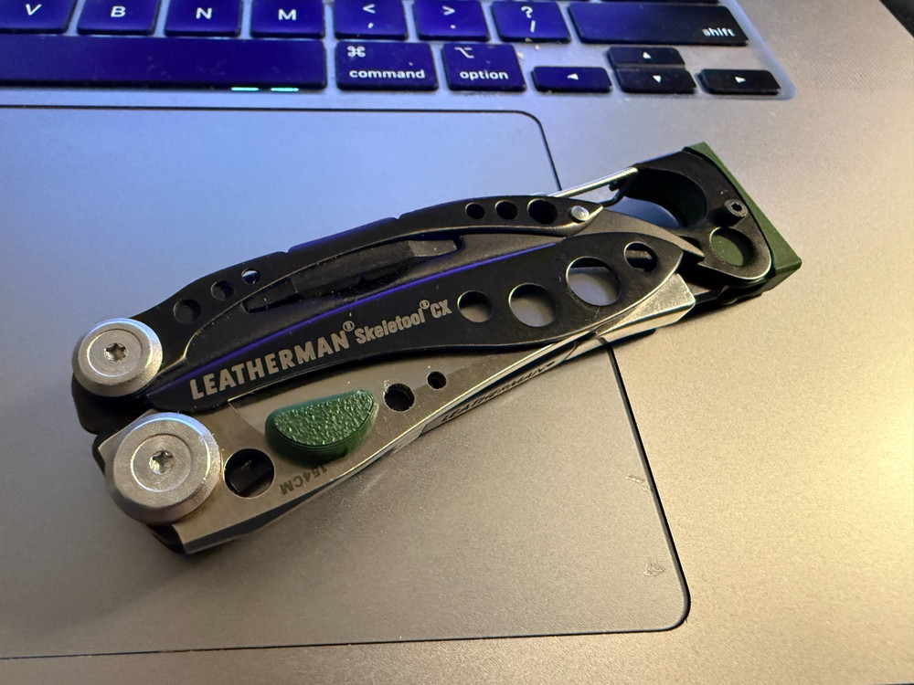 Hammer & Thumb Stud Upgrade for Leatherman Skeletool – EDC Multi-Tool Mod