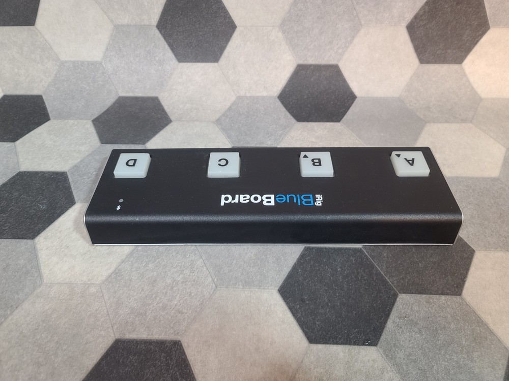 IK Multimedia iRig BlueBoard MIDI Pedalboard Controller