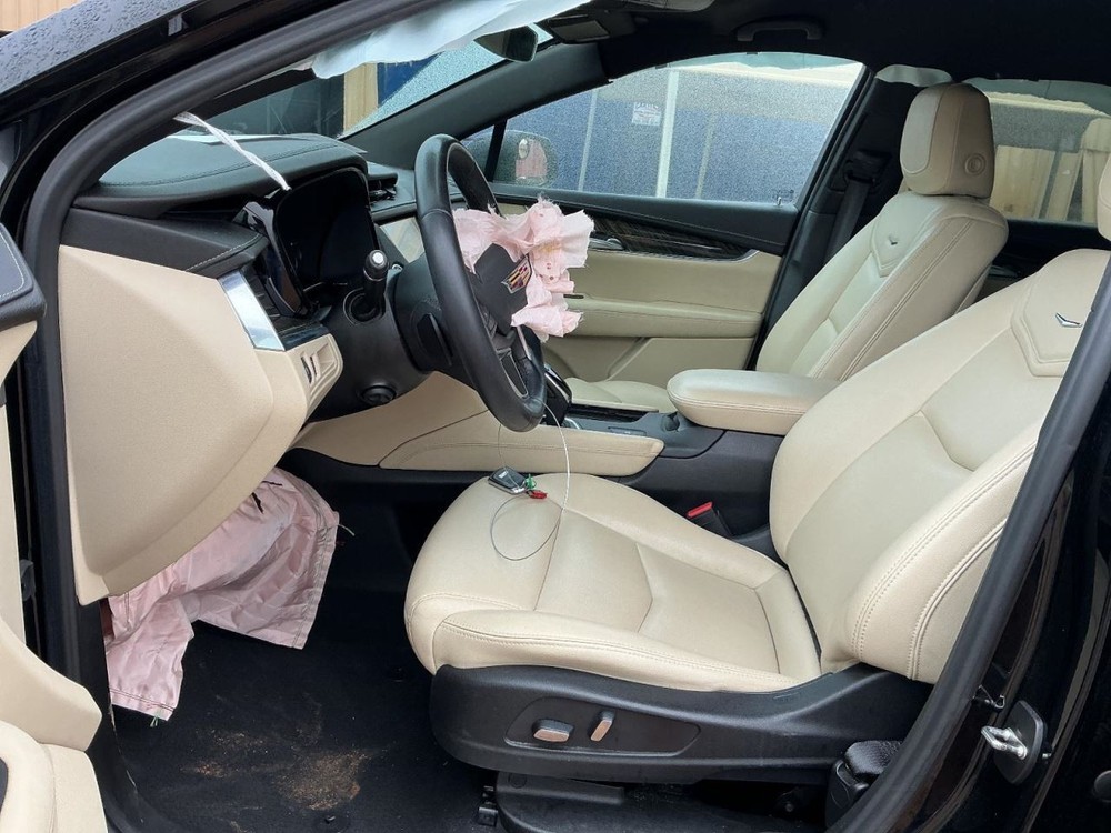 XT5 2018 Glove Box 4921667