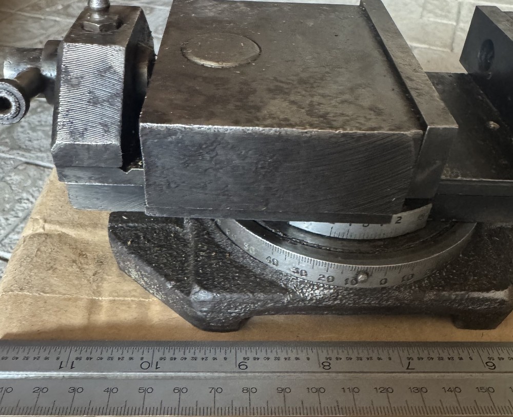 Pprecision machine vise with micro-feed USSR