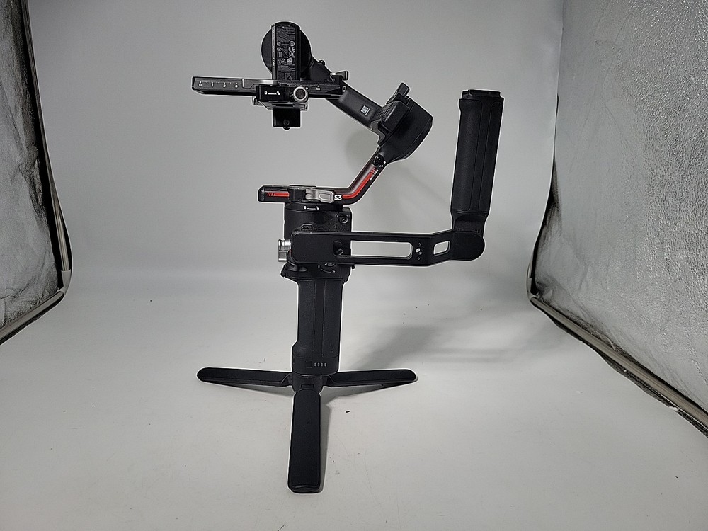 DJI Ronin RS 3 Gimbal Stabilizer