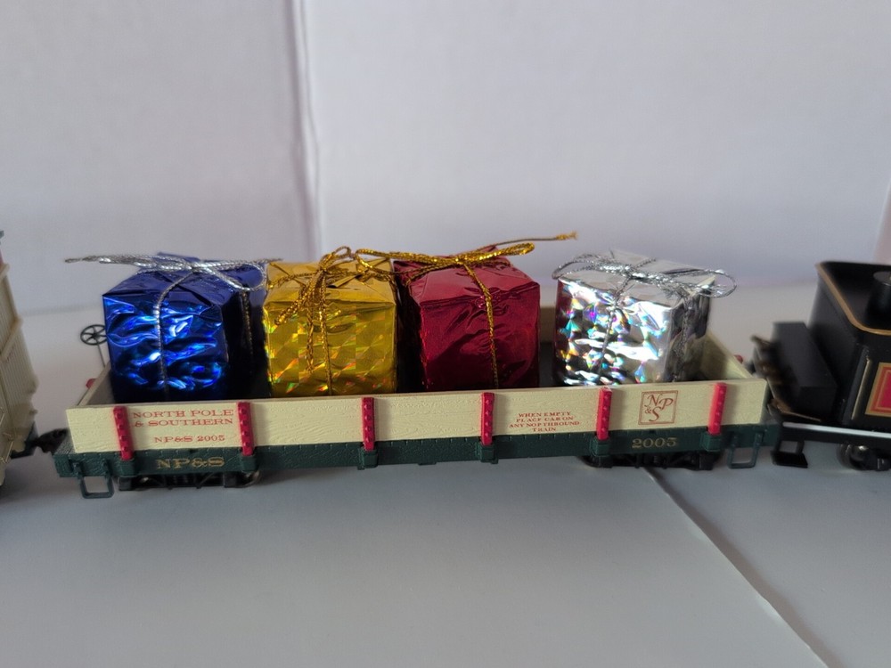 Bachmann On30 Complete Christmas Train Set NEW
