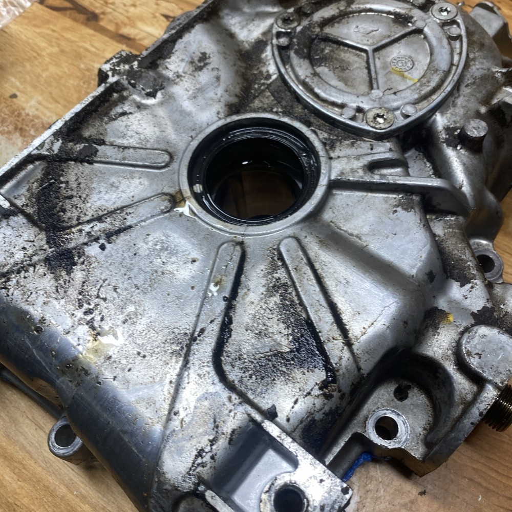 Briggs & Stratton 44U877 Engine Side Cover