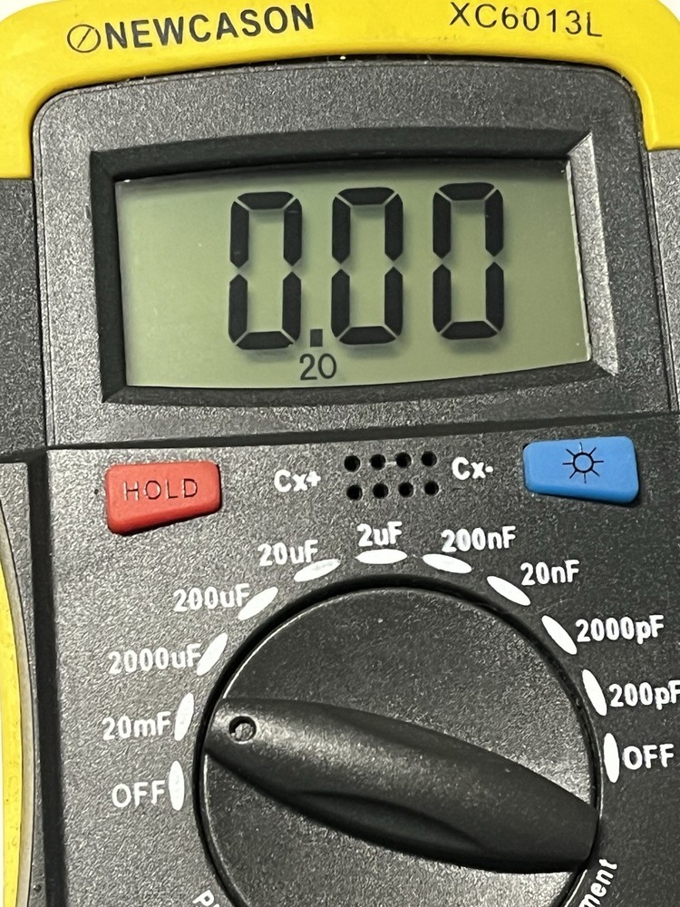 Capacitor Meter Digital Capacitance Tester 200Pf~20Mf XC6013L Used